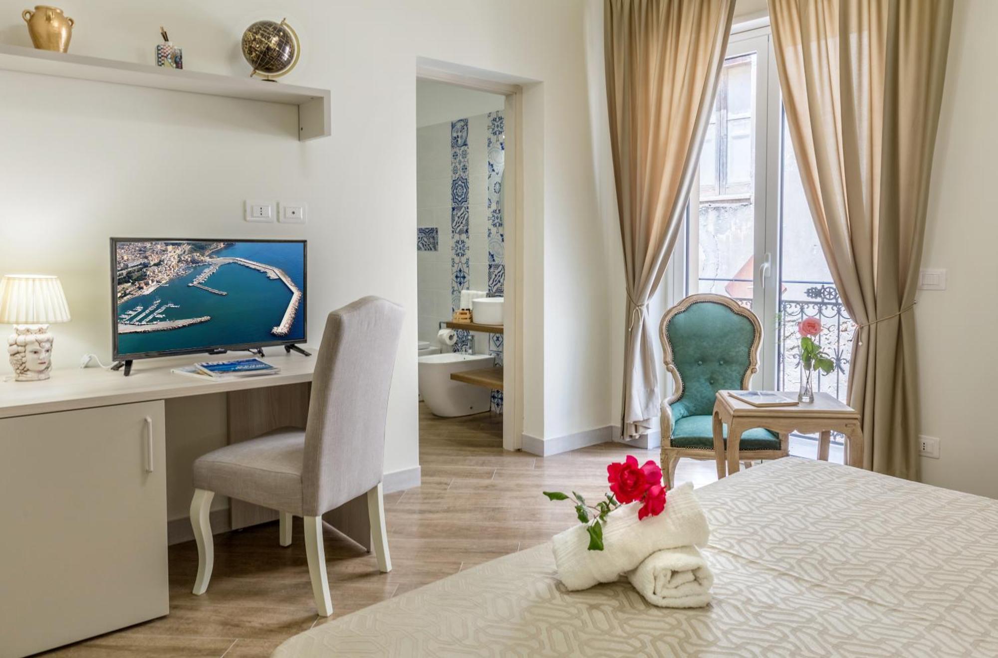 Keramos Luxury Rooms シャッカ エクステリア 写真